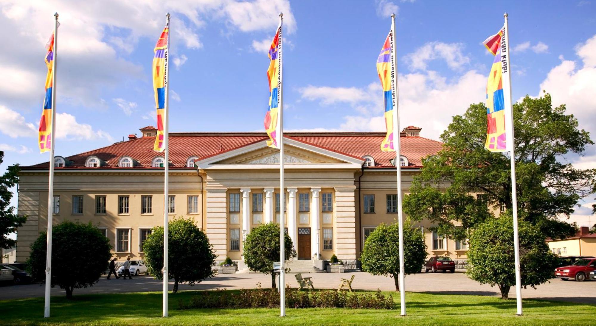 Hotelli-Ravintola Maentaen Klubi Мянття Екстер'єр фото
